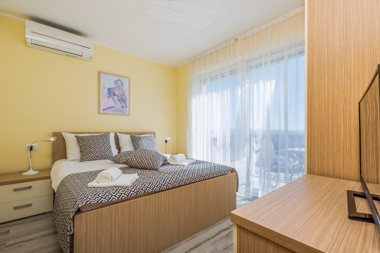 Luxury Apartments Kostrena With Pool Bagian luar foto