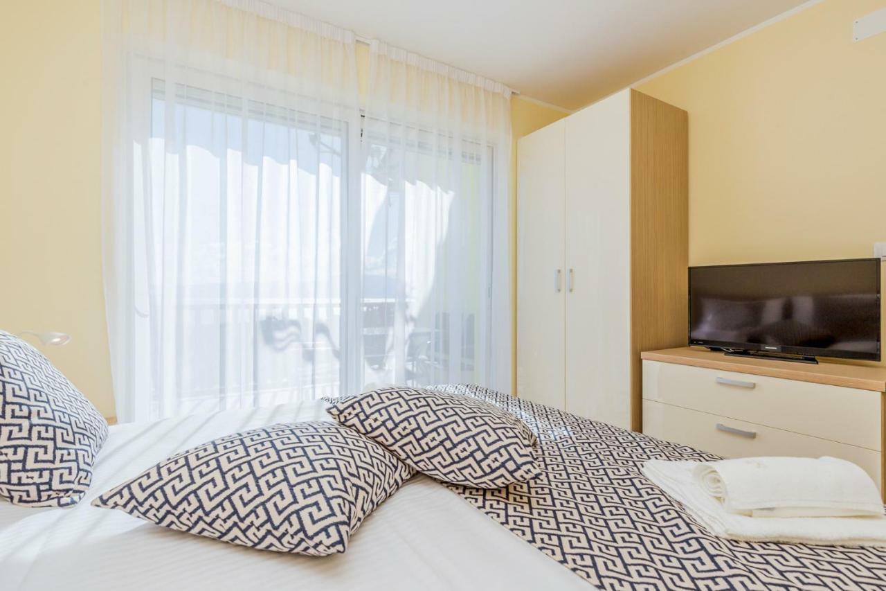 Luxury Apartments Kostrena With Pool Bagian luar foto