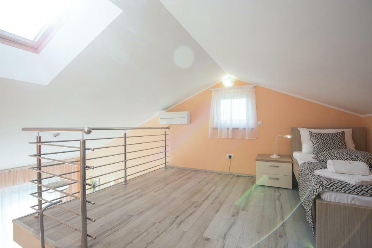 Luxury Apartments Kostrena With Pool Bagian luar foto