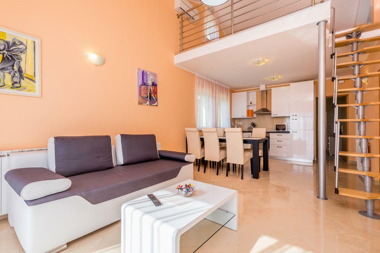 Luxury Apartments Kostrena With Pool Bagian luar foto