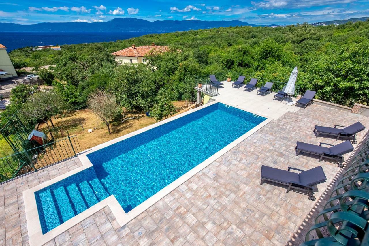 Luxury Apartments Kostrena With Pool Bagian luar foto