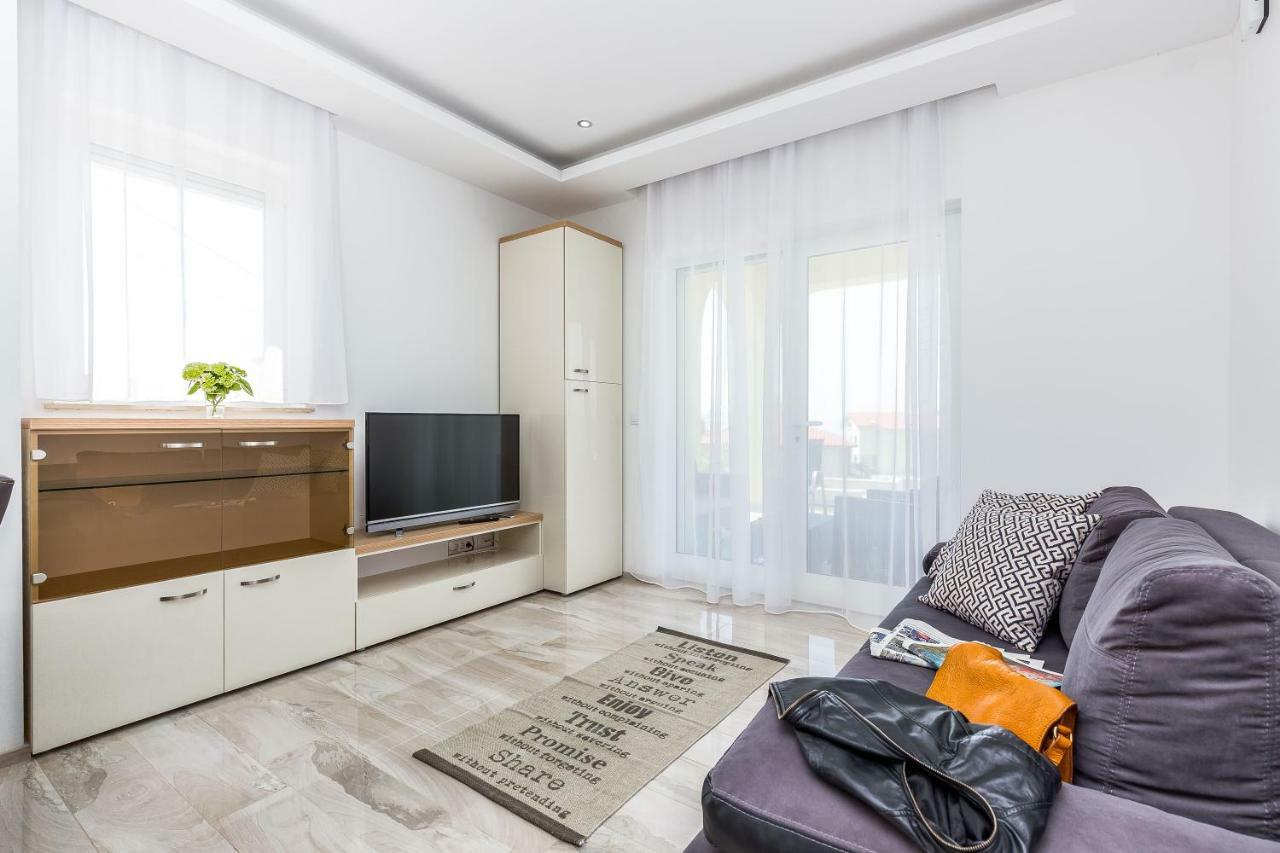 Luxury Apartments Kostrena With Pool Bagian luar foto