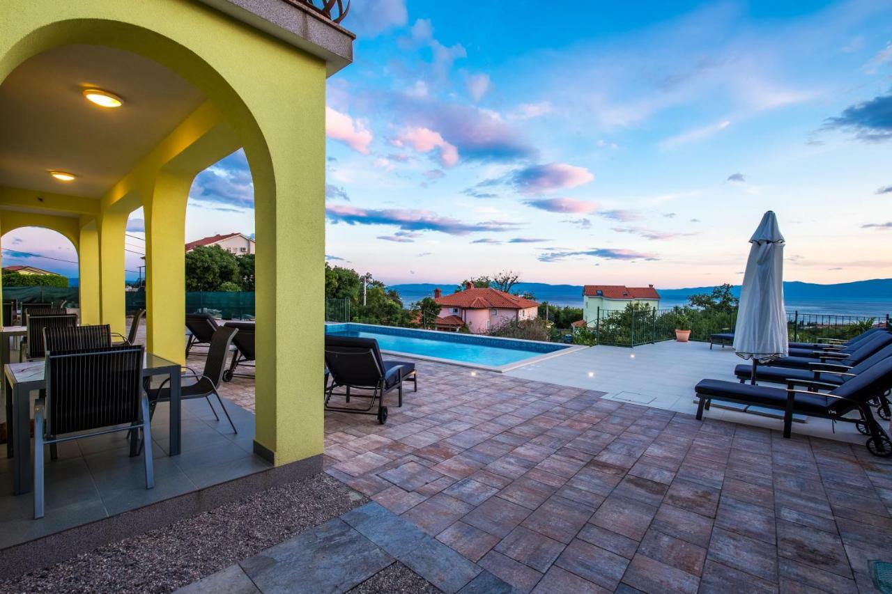 Luxury Apartments Kostrena With Pool Bagian luar foto