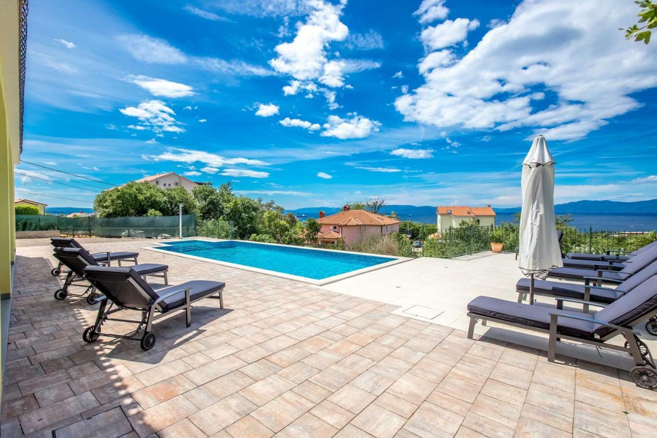 Luxury Apartments Kostrena With Pool Bagian luar foto