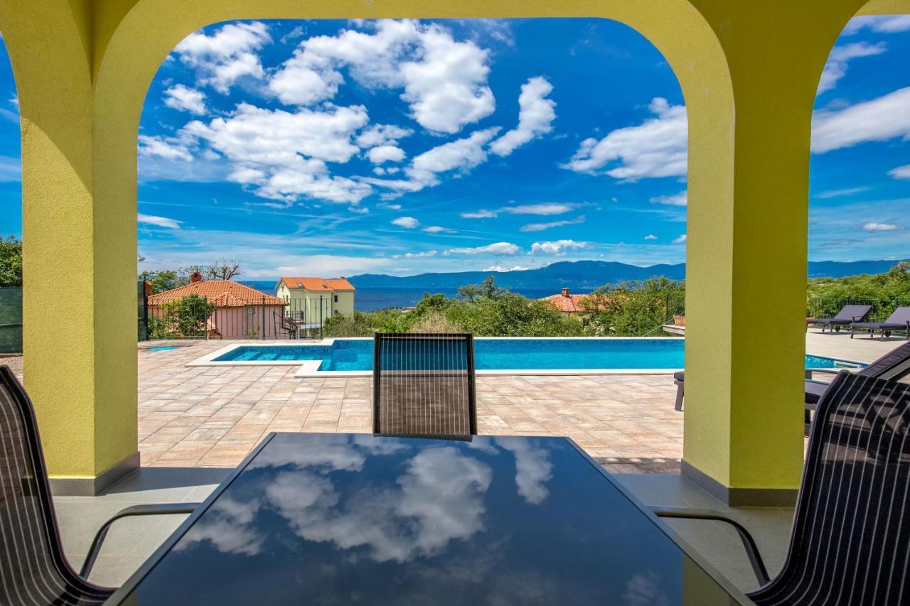Luxury Apartments Kostrena With Pool Bagian luar foto